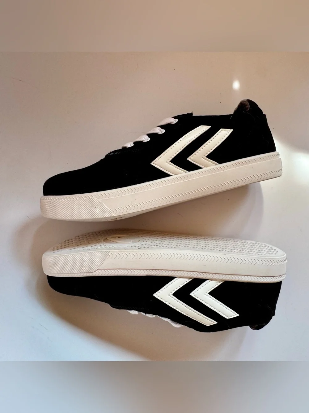 Billy Footwear classic black